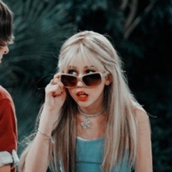 Y2K DISNEY CHANNEL OG MYSTERY BOX - Picture 3 of 13